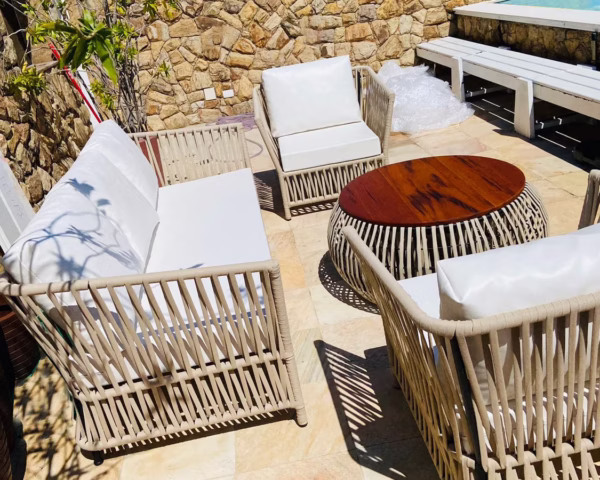 Conjunto Sofá 3 Lugares, 2 Poltronas Corda Náutica Palitado e Mesa de Centro Redonda 60cm | Arezzo Decor®