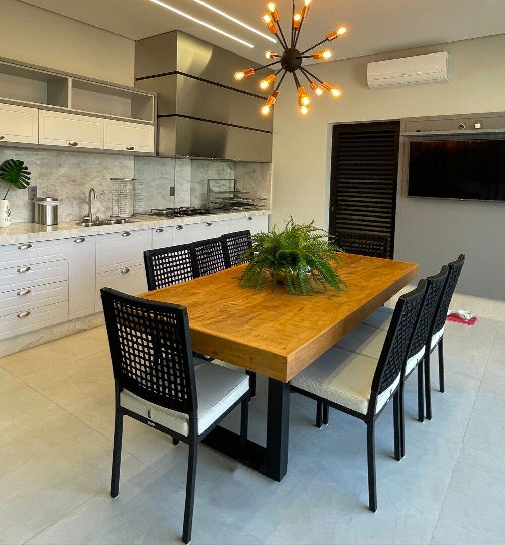 Conjunto Mesa Retangular 2,00 x 1,00m com Tampo de Madeira e 8 Cadeiras em Corda Náutica | Arezzo Decor®