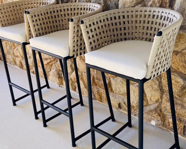 Banqueta Mona em Alumínio com Corda Náutica e Estofado Arezzo Decor®