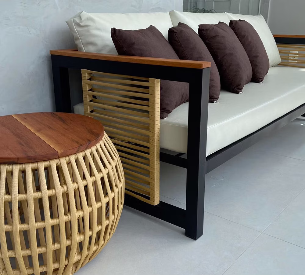 Sofá 3 Lugares com Braços de Madeira e Corda Náutica | Arezzo Decor®